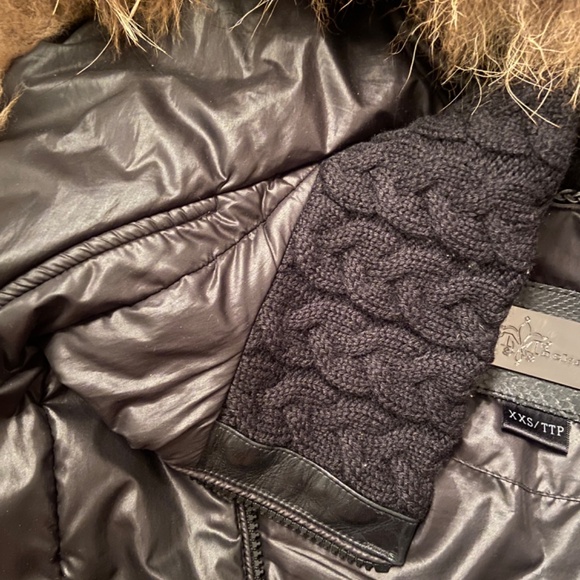Mackage Jacket with fur XXS fits up to a small like new - Picture 6 of 6